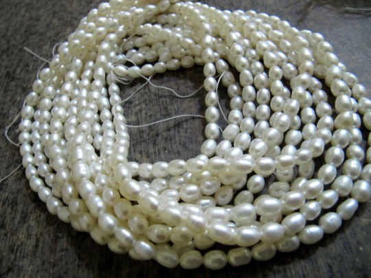 Natural Fresh water Pearl Rice White Pearl 5X7mm Beads Strand 15 inches Long