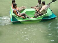 4 Seater Paddel boat