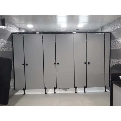 Nylon Classic Leg Type Restroom