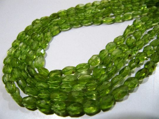 Natural Peridot Oval Mani Shape 3x5mm to 4x6mm Faceted Bead Strands 13''Long