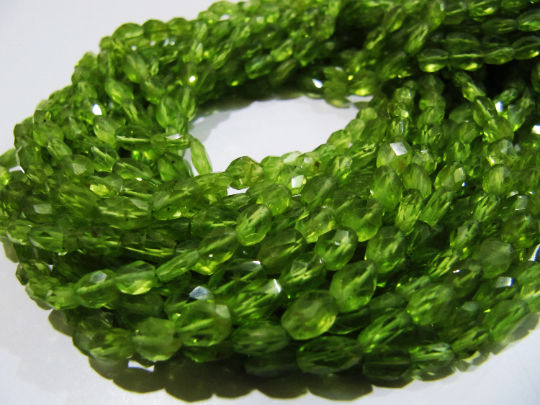 Natural Peridot Oval Mani Shape 3x5mm to 4x6mm Faceted Bead Strands 13''Long