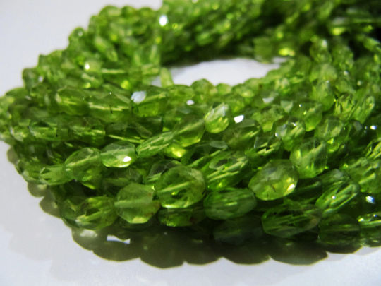 Natural Peridot Oval Mani Shape 3x5mm to 4x6mm Faceted Bead Strands 13''Long