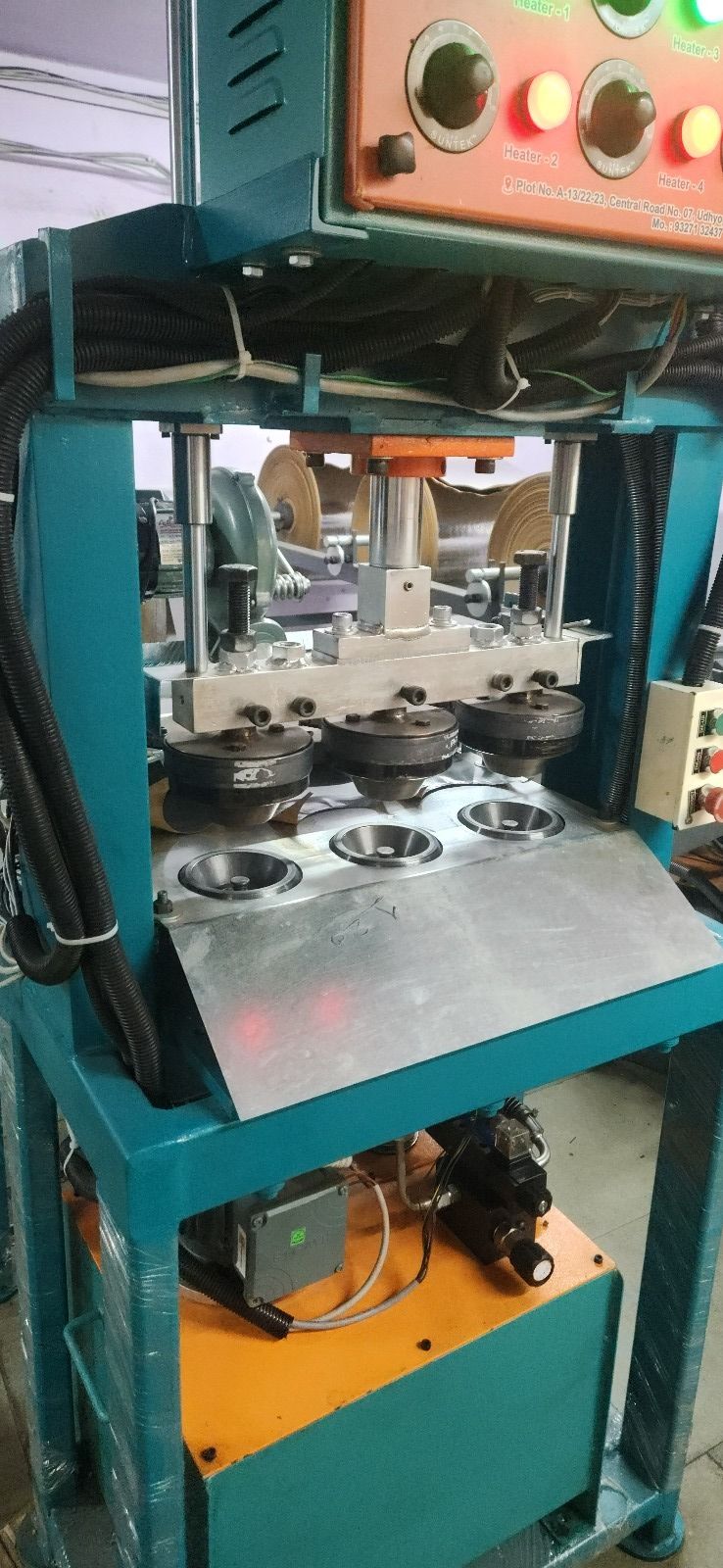 Hydraulic Automatic Triple Die Dona Making Machine