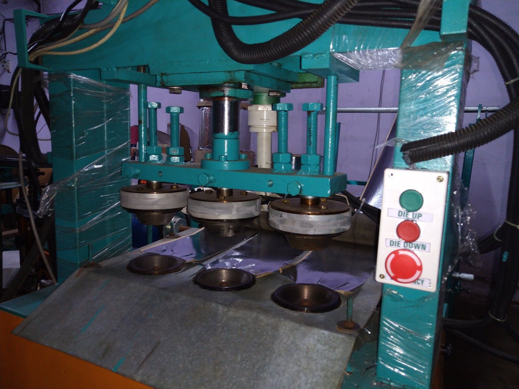 Hydraulic Three Die Paper Bowl Making Machine