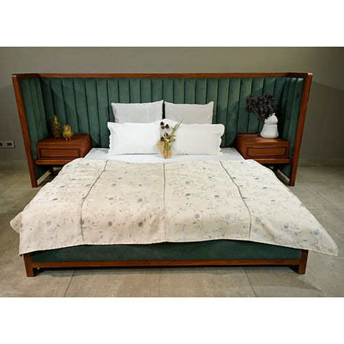 Gossamer Delight Design Bed Throw - Feature: Washable