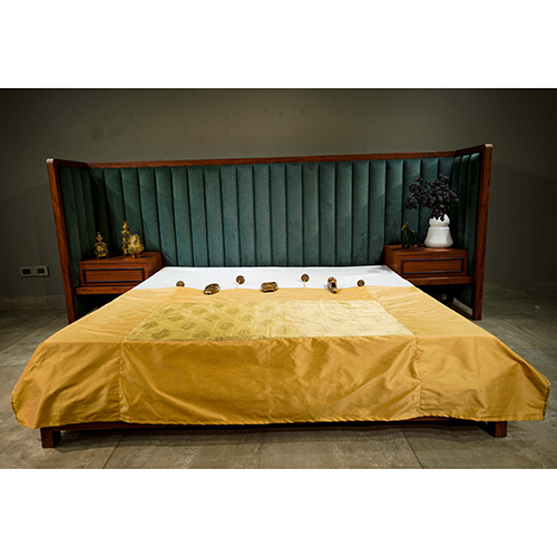 Gilded Spice Design Bed Throw