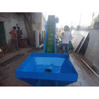 Inclined Cleat Belt Conveyor - Color: Blue