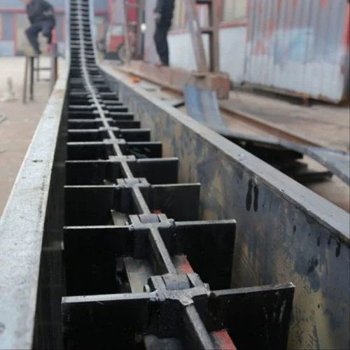 Mild Steel Drag Chain Conveyor - Color: Gray