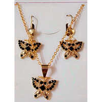 Butterfly Charm Necklace Set - Gender: Women