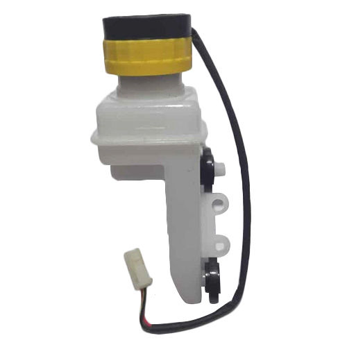 Bs-6 Bajaj 3 Wheeler Master Cylinder Bottle - Color: White