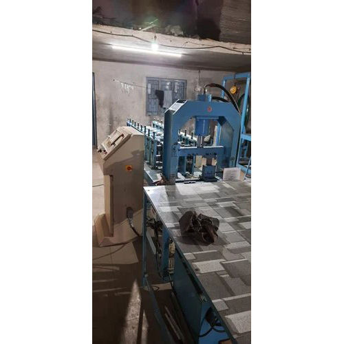 Roll Forming Machine With Online Punching