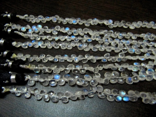 Natural White Rainbow Moonstone 4 to 8mm Heart shape Beads Strand 8''long