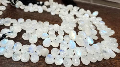 Natural White Rainbow Moonstone Pear Shape Plain 4X6mm to 5X7mm Strand 8''