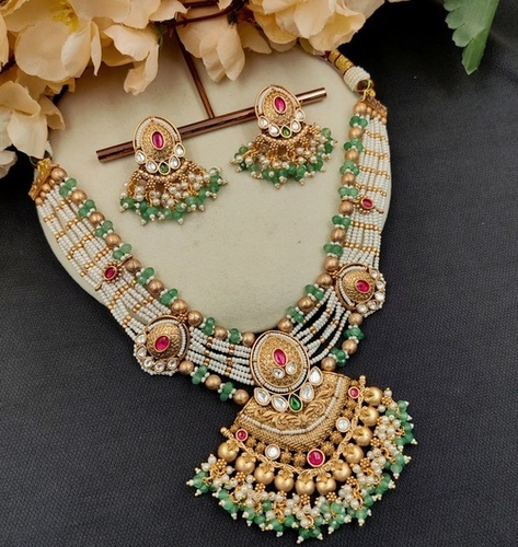 Gleaming Grace Polki Necklace Set