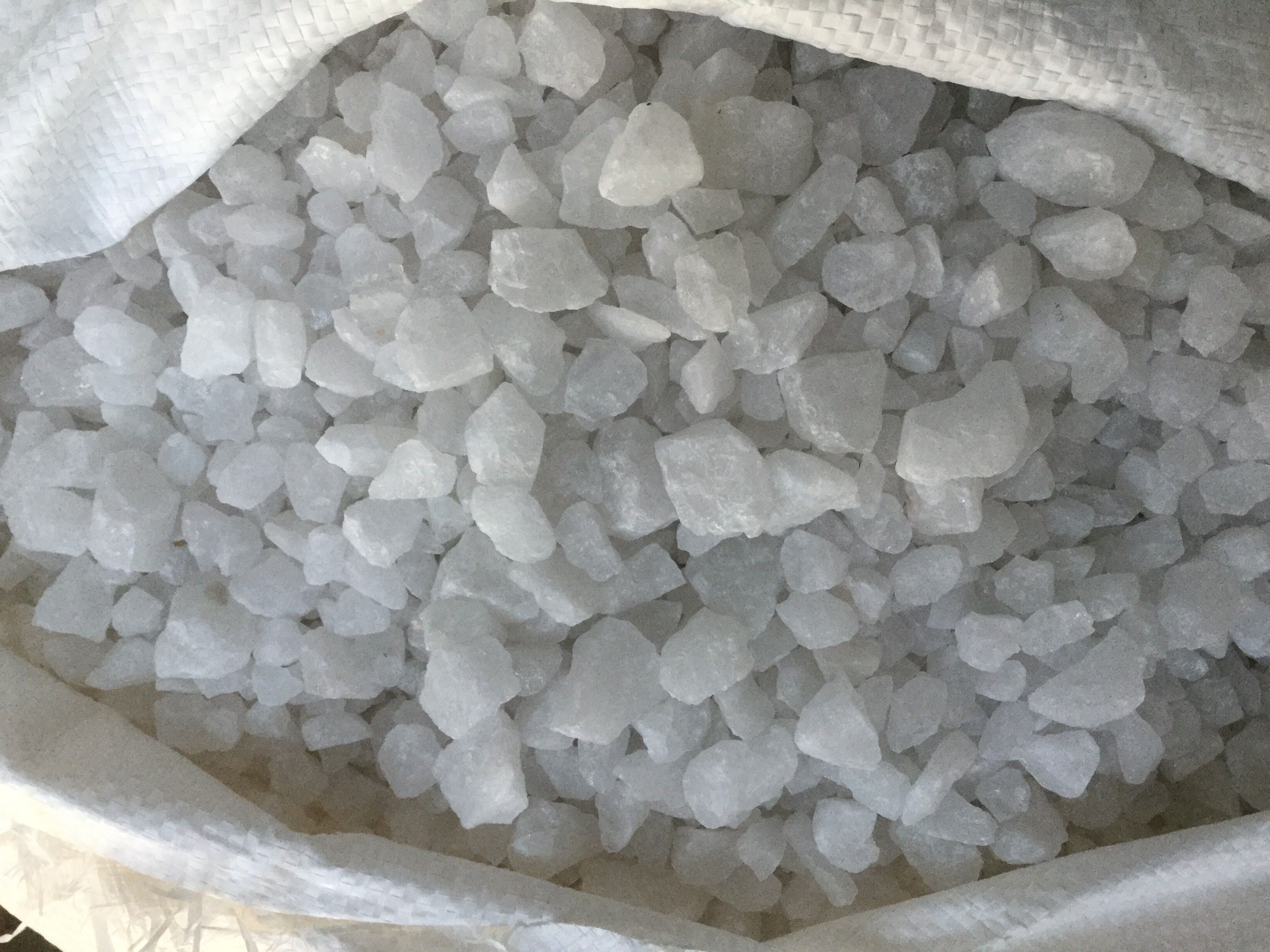 High Quality Natural Raw Crystalline Quartz Lumps for Industrial Purpose