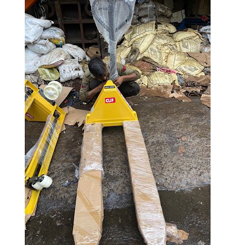 Hydraulic hand pallet trolley