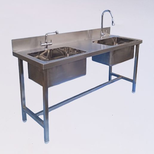 Wash Station With 2 Sinks