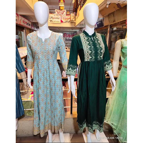Female White Glossy Mannequins