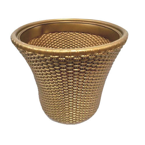 Modern Holix Pot - Color: Golden