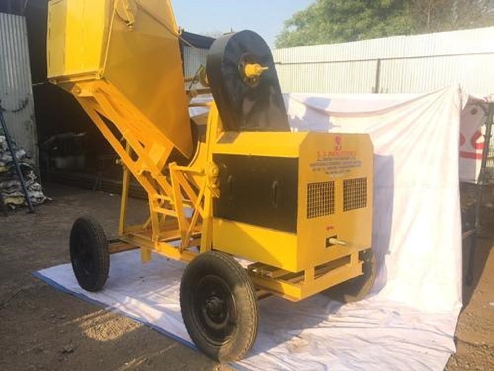 Concrete mixer with hopper