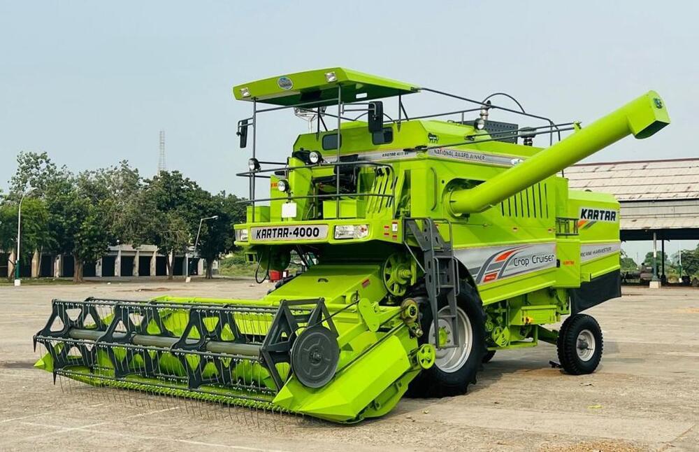 Kartar 4000 Sv Regular Agriculture Combine Harvester - Color: Green