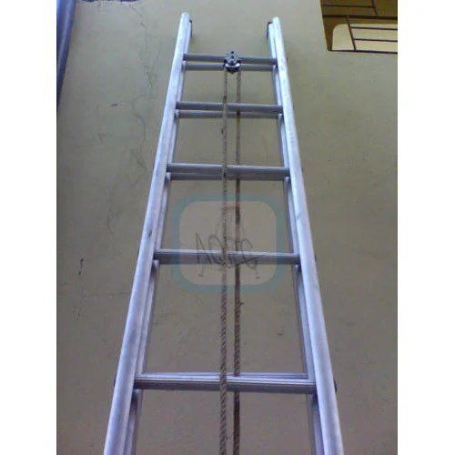 Aluminum Extension Ladder - Material: Aluminium