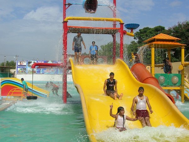 WATERPARK FAMILY SLIDE