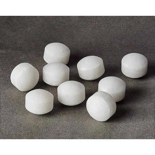 High Grade Naphthalene Balls - Material: Crude Peteoleum