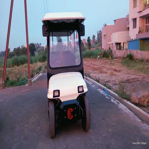 Golf Cart - Color: White