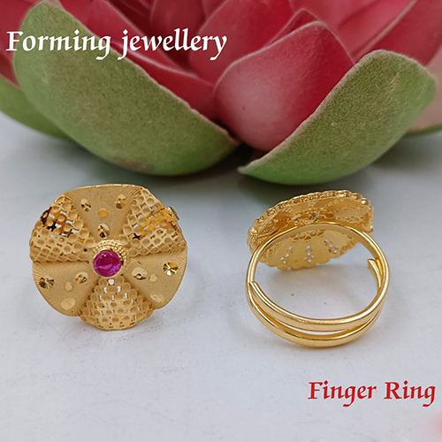 Ladies Finger Ring