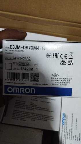 OMRON PHOTOELECTRIC SWITCH, E3JM-DS70M4-G