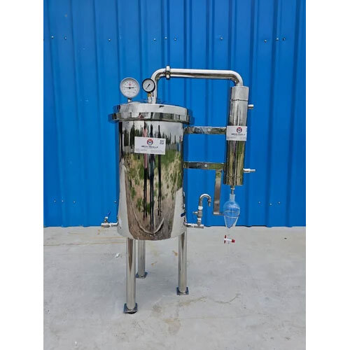 SMALL SCALE ESSENTIAL OIL DISTILLATION PLANT