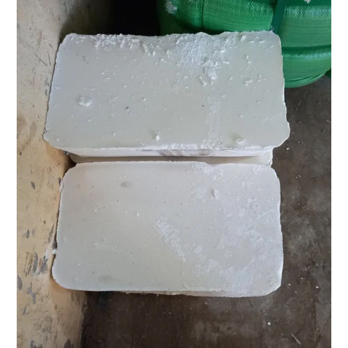 Non Ferric Alum Slab - Purity: 98.9 %