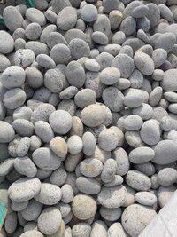 mix colored natural river pebble stones for aquarium decoration and landscaping