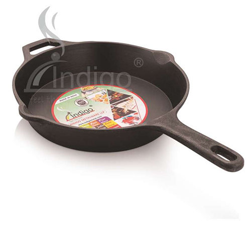 CAST IRON FRY PAN LONG HANDLE