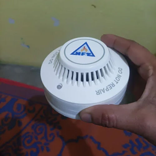 Conventional Smoke Detector - Color: White