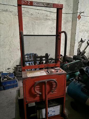 ELECTRIC HYDRAULIC LIFTER  HAND STACKER