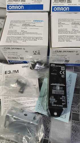 OMRON PHOTOELECTRIC SWITCH, E3JM-DS70M4T