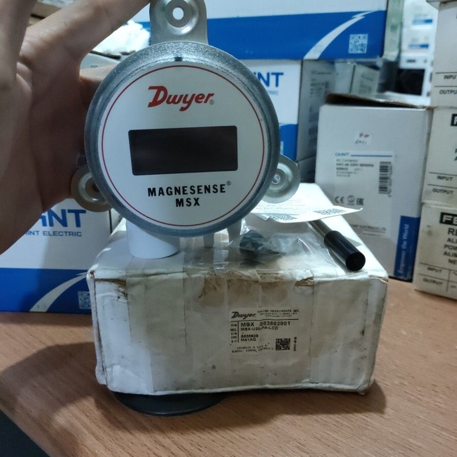 DWYER MSX-W10-IN-LCD Differential Pressure Transmitter