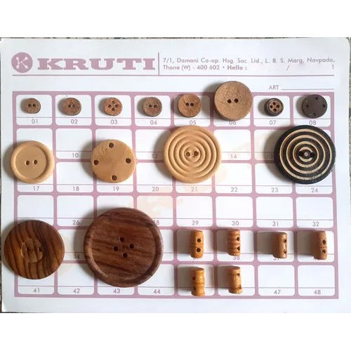 Coconut And Large Wooden Buttons - Color: Natural