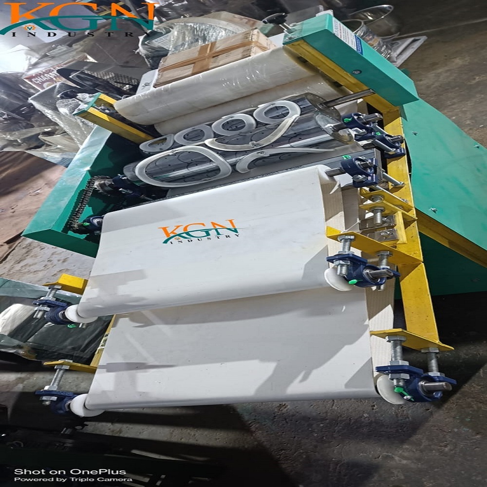 Semi Automatic Puri Making Machine