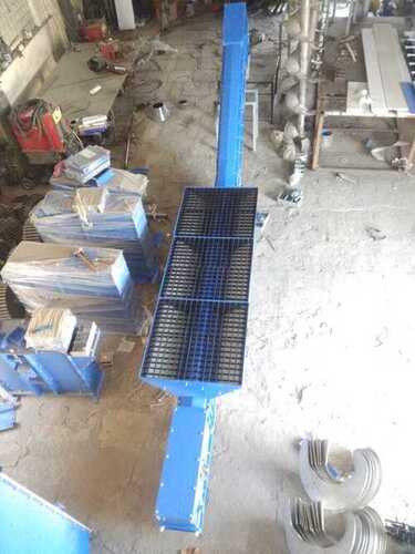 Hopper Chain Conveyor - Color: Grey