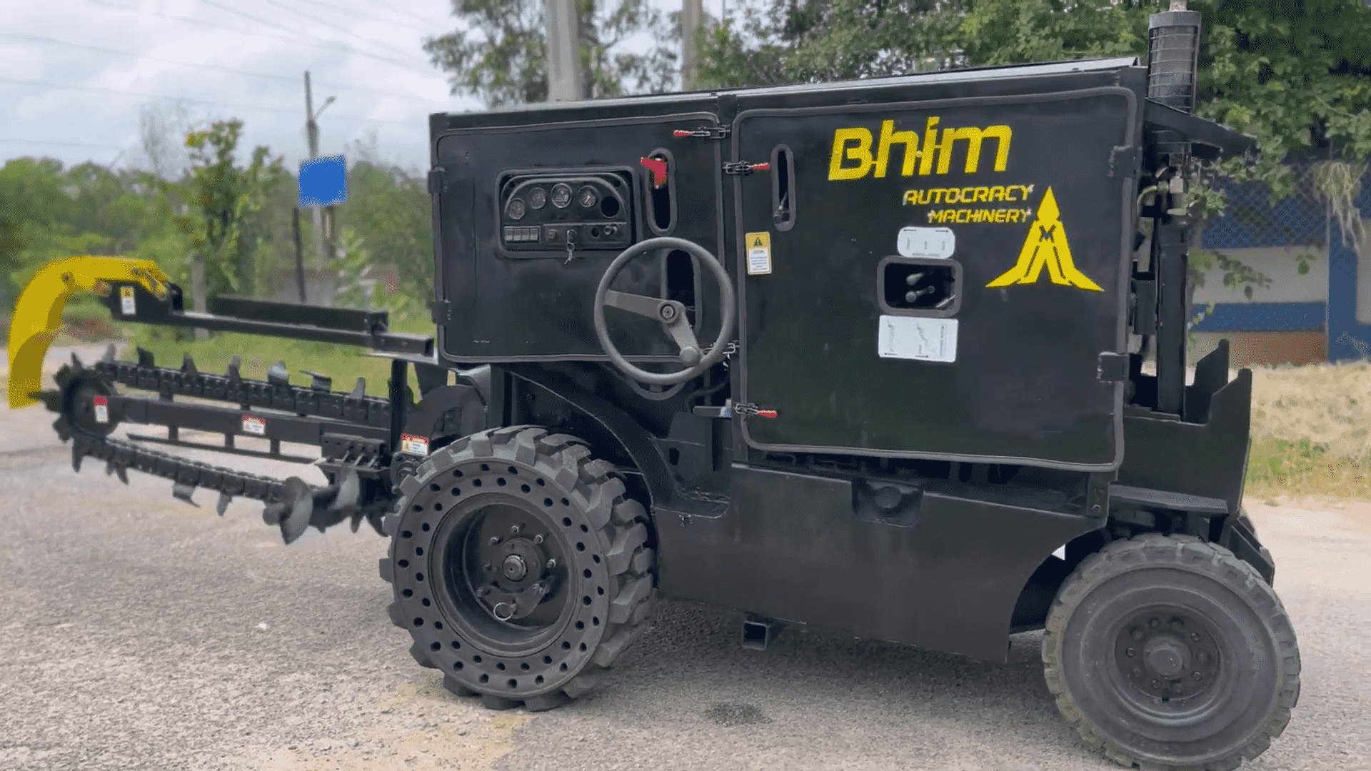 Self Drive  Heavy Duty Track Trencher - Bhim