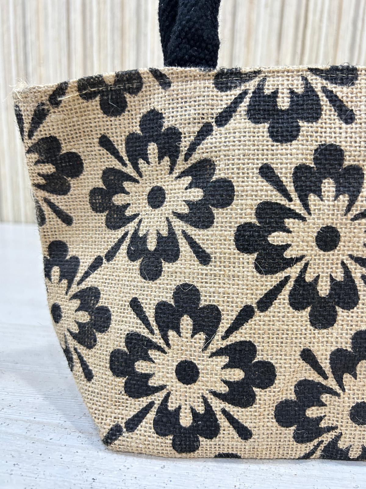 Stylish And Unique Printed Ladies Shopping Bag Jute Material