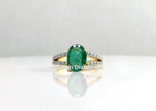 Natural Auspicious Emerald Gemstone and Diamond Ladies  Ring