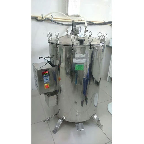 Vertical SS Autoclave
