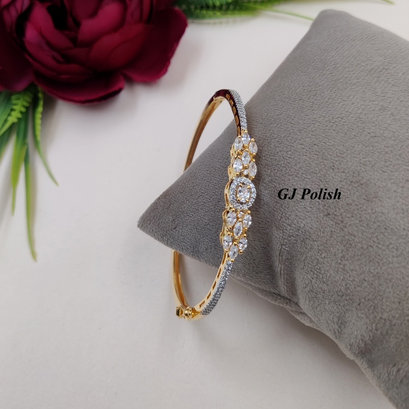 Fashionable American Diamond Bracelet