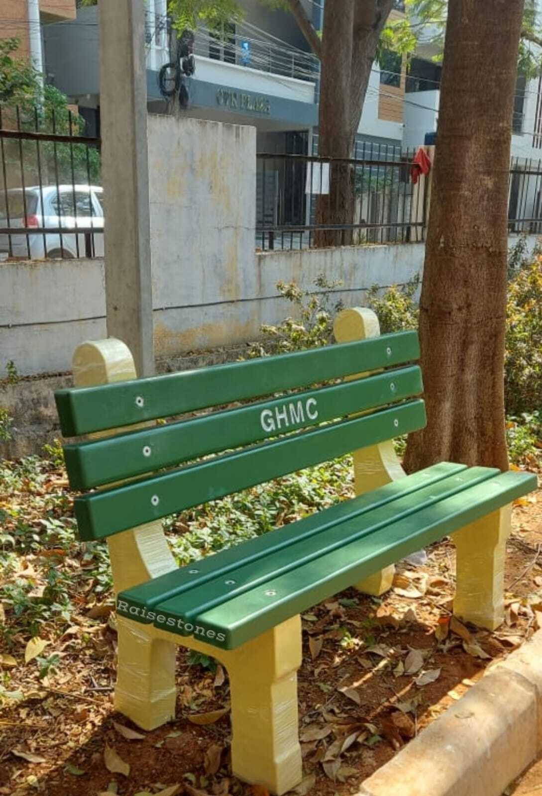 RCC HEAVY BENCHES WITH TABLE