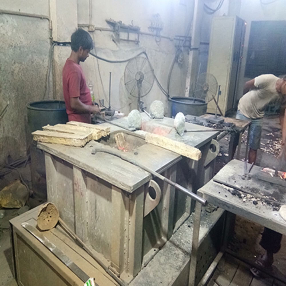 Channel Type Induction Furnace For Die Casting In Bath Fitting Industries