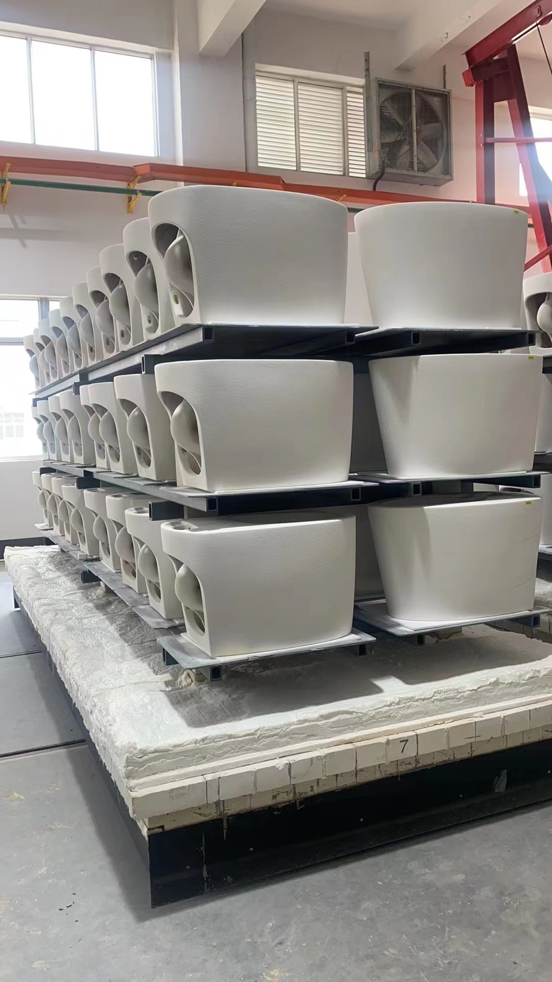 Kiln Furniture Nitride bonded silicon carbide (NSiC) kiln plates for sanitary ware